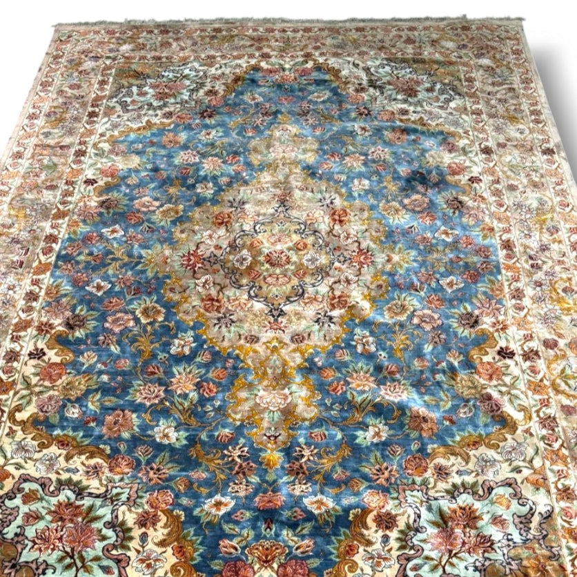 Persian Silk Rug – Handwoven Masterpiece from Qom by Āsoudegan | 5'5" × 9'6"