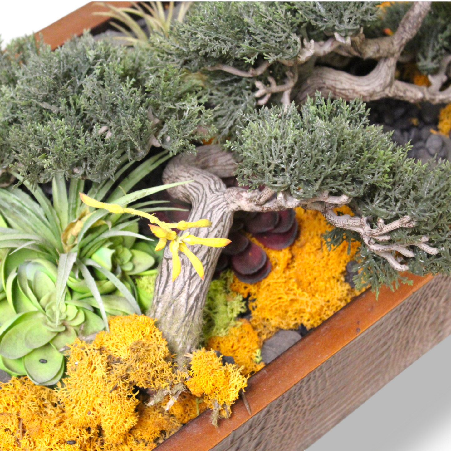 Arboreal Alligator arboreal sculpture